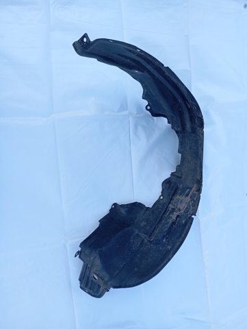 Підкрилок переднього крила, правий 63840EQ000 NISSAN