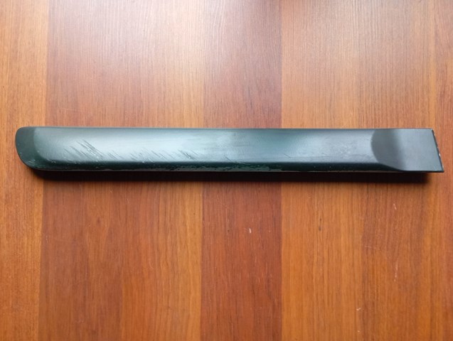 Молдинг задніх правих дверей 828708H300 NISSAN