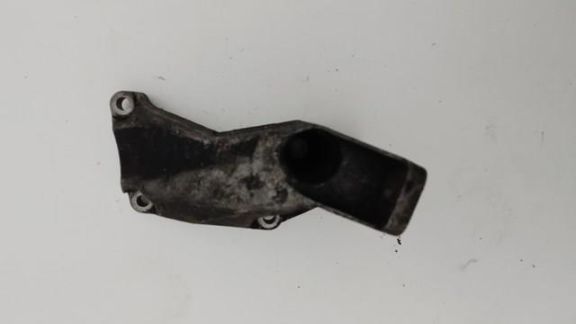 Кронштейн подушки (опори) двигуна, лівої 8D0199307P VAG