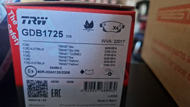 Задні гальмівні колодки GDB1725 TRW