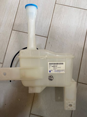 Водяний бачок омивача скла 96286324 GM