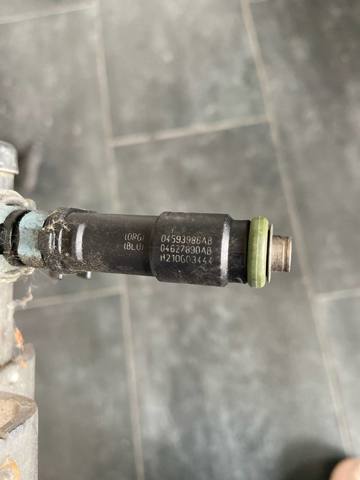 Форсунка вприску палива 04593986AB CHRYSLER