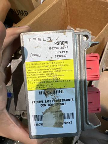 Модуль-процесор керування подушки безпеки 100527300F Tesla Model