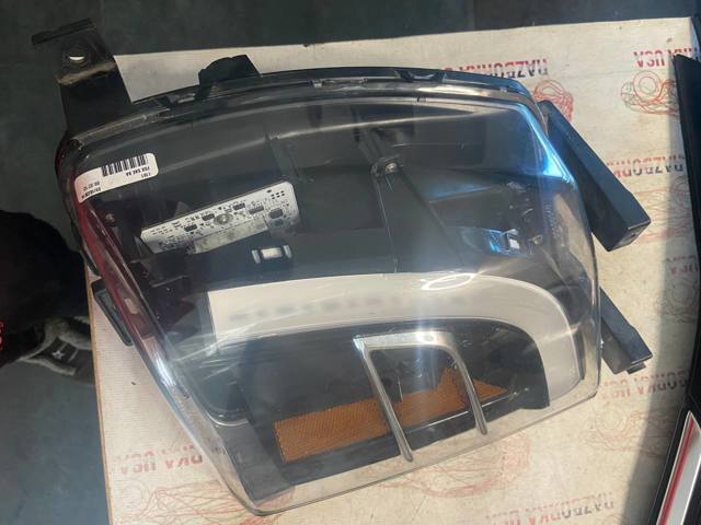 Протитуманка ліва Tesla Model X