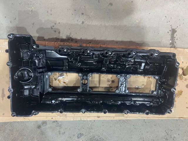 Кришка двигуна 11127570292 BMW