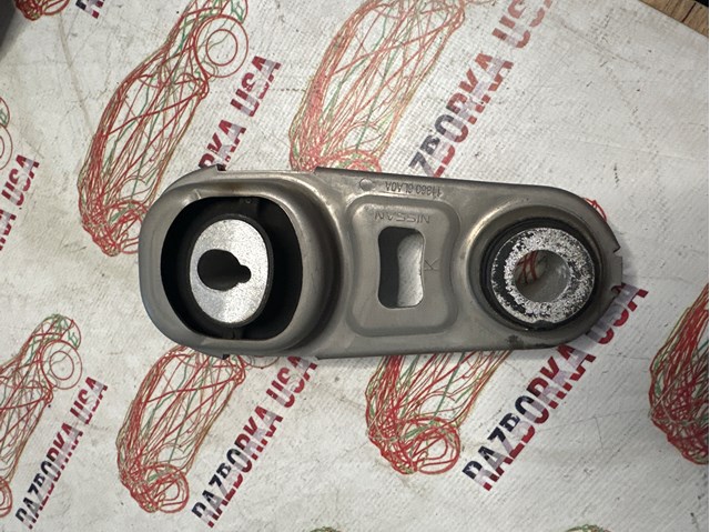 Подушка (опора) двигуна, задня 113606LA0A NISSAN