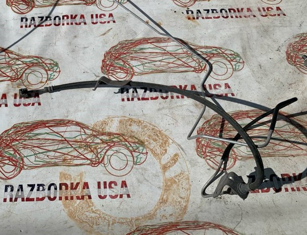 Шланг гальмівний передній, правий 118872200B TESLA