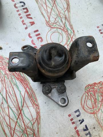 Права опора двигуна 123050D051 TOYOTA