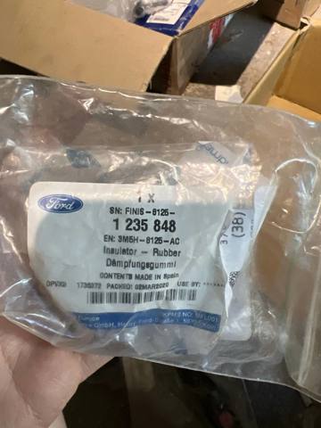 Подушка кріплення радіатора верхня 1235848 FORD