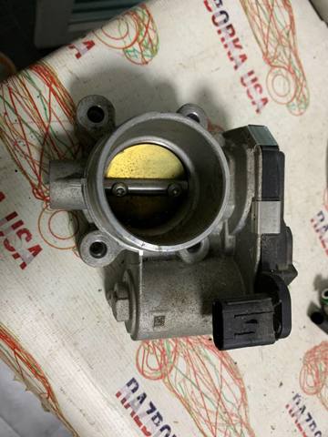 Дросільна заслінка в зборі 12671379 GM