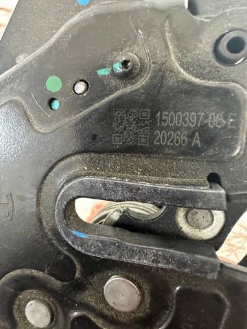 Замок кришки капота 150039700E TESLA