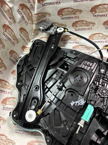 Склопідйомник передньої правої двері 152680100F TESLA