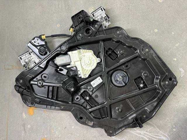 Механізм склопідйомника двері задньої, лівої 152680200B TESLA