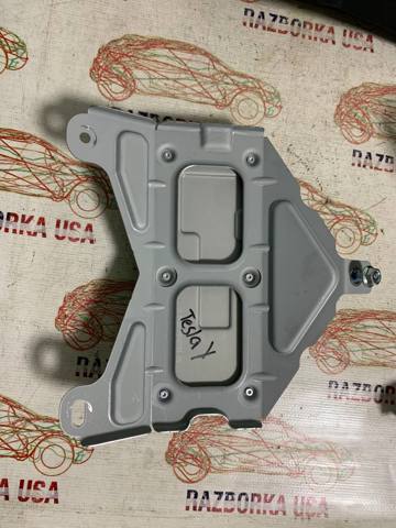 Магнітола 152797400C TESLA