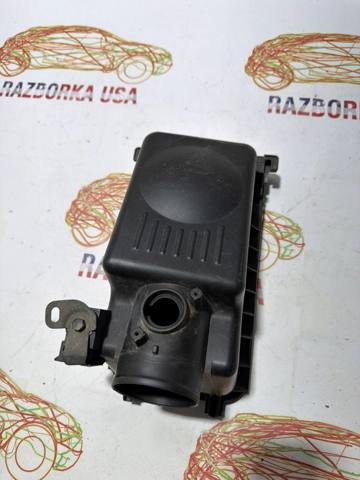 Корпус повітряного фільтра, верхня частина 177050D041 TOYOTA