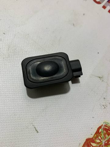 Кнопка приводу замка 3/5 дверей (ляди) / кришки багажника 1L2Z14018AC FORD