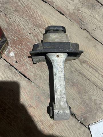 Подушка передньої опори двигуна 219503S000 HYUNDAI