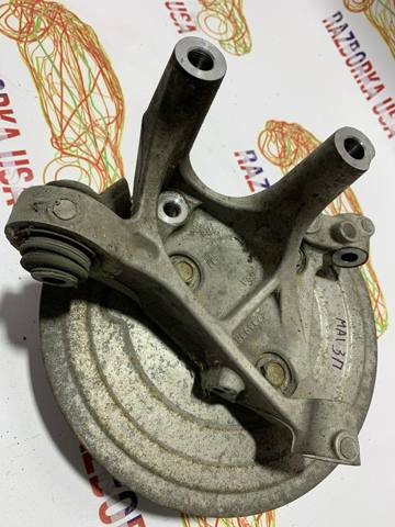 Цапфа поворотна права 22949387 GM