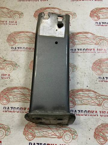 Кронштейн підсилювача переднього бампера 23200210 GM
