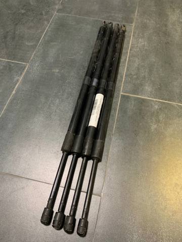 Амортизатор для багажника газовий 23314916 GM