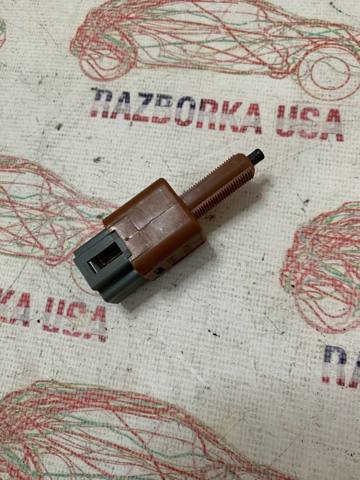 Лягушка стоп-сигналу 25320JN00A NISSAN