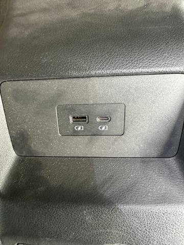 USB-розгалужувач 253316UA0 NISSAN