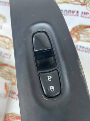 Кнопковий блок керування склопідіймачами передній правий 254114BA0A NISSAN