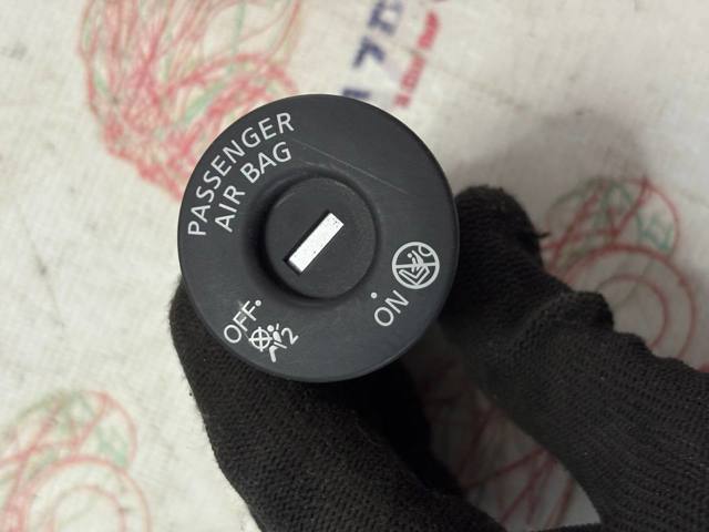 Кнопка відключення подушок безпеки AIRBAG 255854GA0A NISSAN