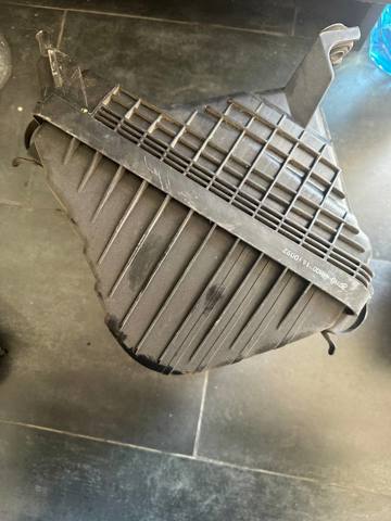 Корпус повітряного фільтра 281104R100 HYUNDAI