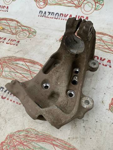 Цапфа передні праві 31216792288 BMW
