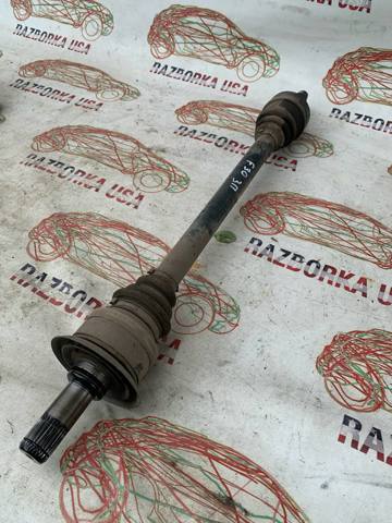 Піввісь задня, права 33208680350 BMW