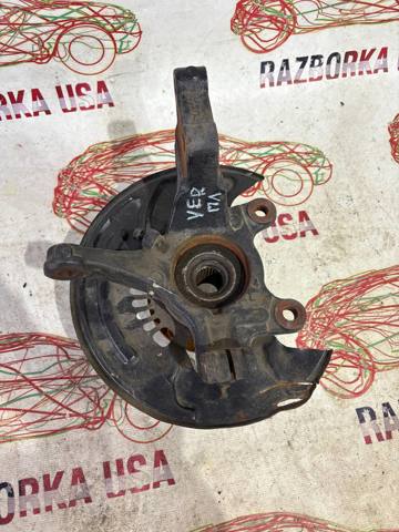 Цапфа поворотного кулака 400155RF0A NISSAN