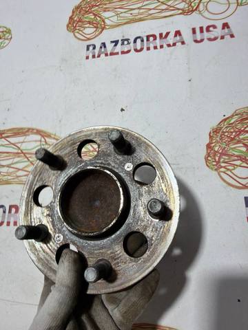 Маточина задня права 4245033050 TOYOTA
