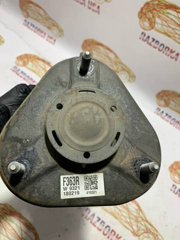 Амортизатор передньої підвіски 4851080588 TOYOTA