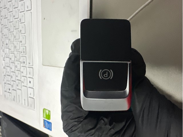Кнопка електромеханічного гальма стоянки 4G1927225C VAG
