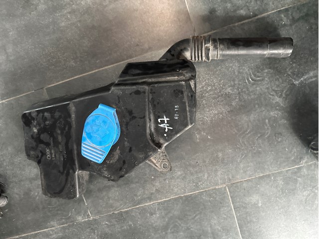 Горловина бачка омивача 4G1955462A VAG