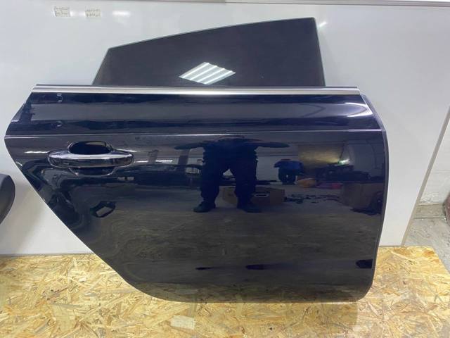 Двері задні, праві 4G8833052A VAG