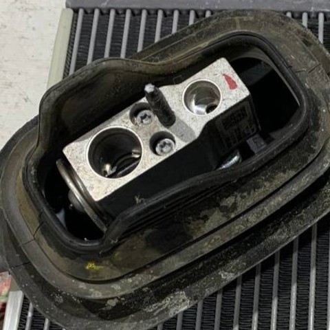 Клапан TRV, кондиціонера 4M0820679A VAG