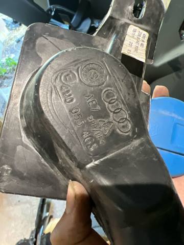 Горловина бачка омивача 4M0955463 VAG