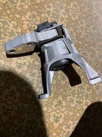 Права подушка двигуна 50820TRWA04 HONDA