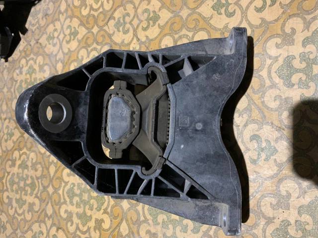 Подушка (опора) двигуна, ліва 50850TRWA02 HONDA
