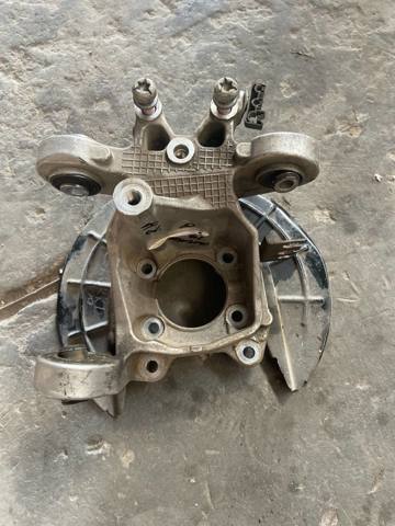 Цапфа поворотна права 5090130AA CHRYSLER