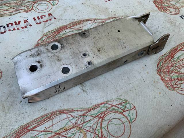 Кронштейн підсилювача переднього бампера 51117266196 BMW