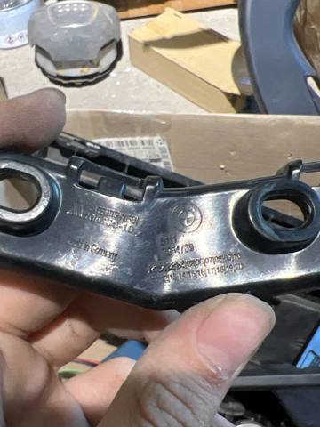 Накладка бампера переднього, ліва 51117354769 BMW