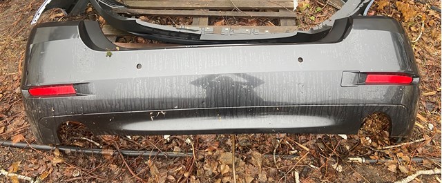 Кожух бампера заднього 51127238518 BMW