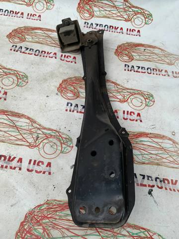Підрамник двигуна 5120405022 TOYOTA