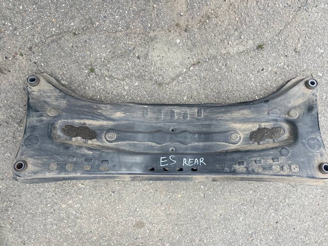 Підрамник задній 5120633110 TOYOTA