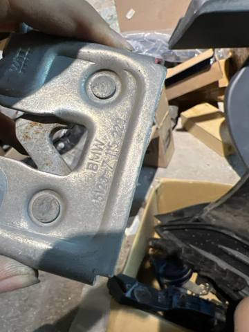 Замок кришки капота 51237115229 BMW