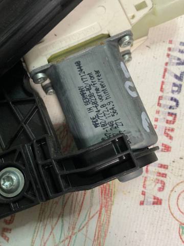 Двигун склопідіймача двері передньої, правої 51337271564 BMW