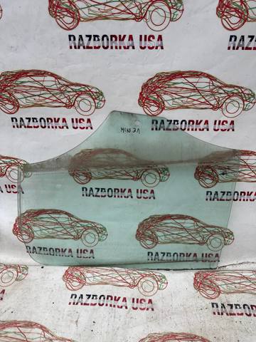 Скло задньої двері лівої 51359800637 BMW